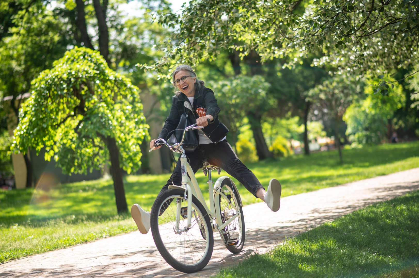 Riding cycle