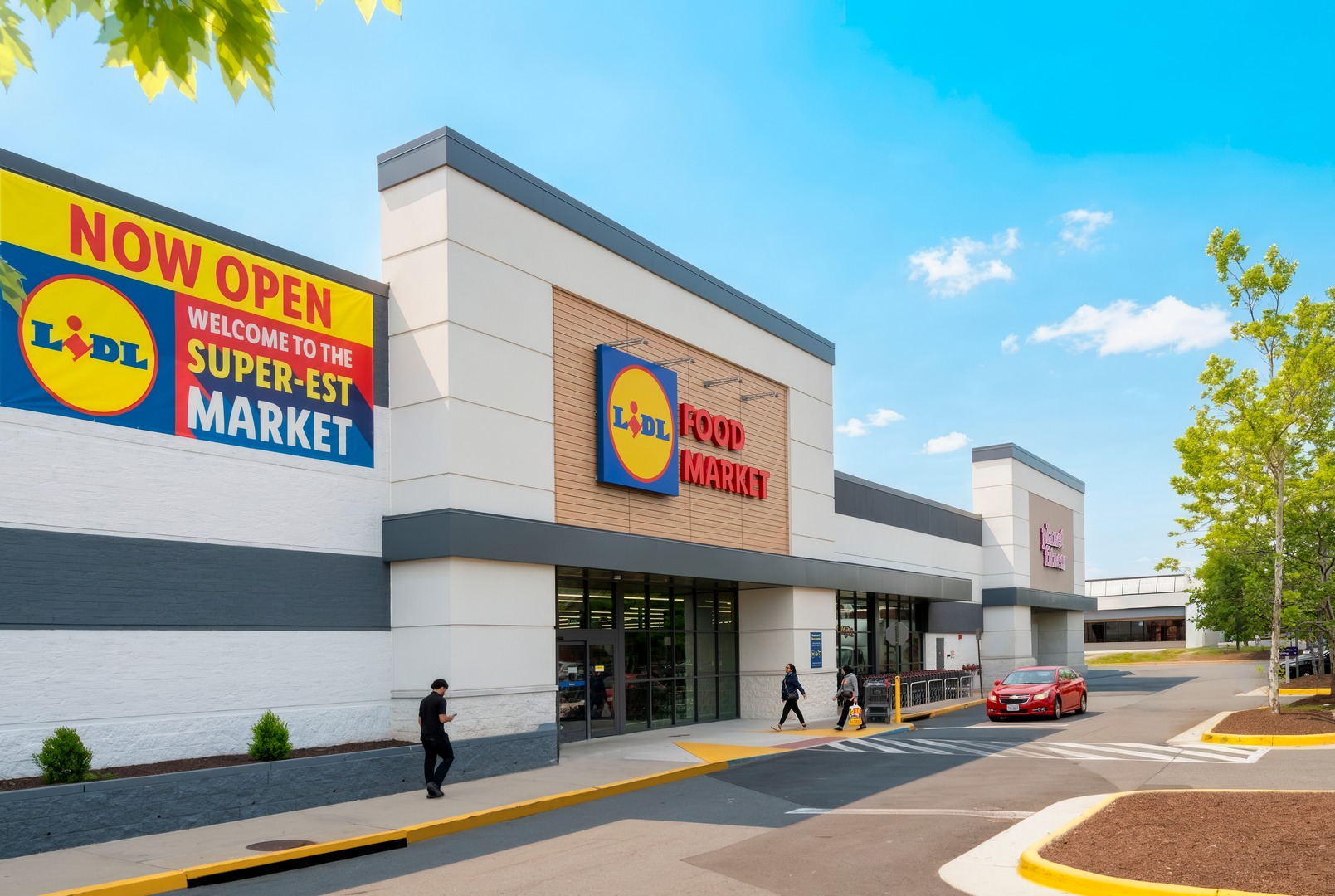 Lidl grocery store near Ashton at Dulles Corner